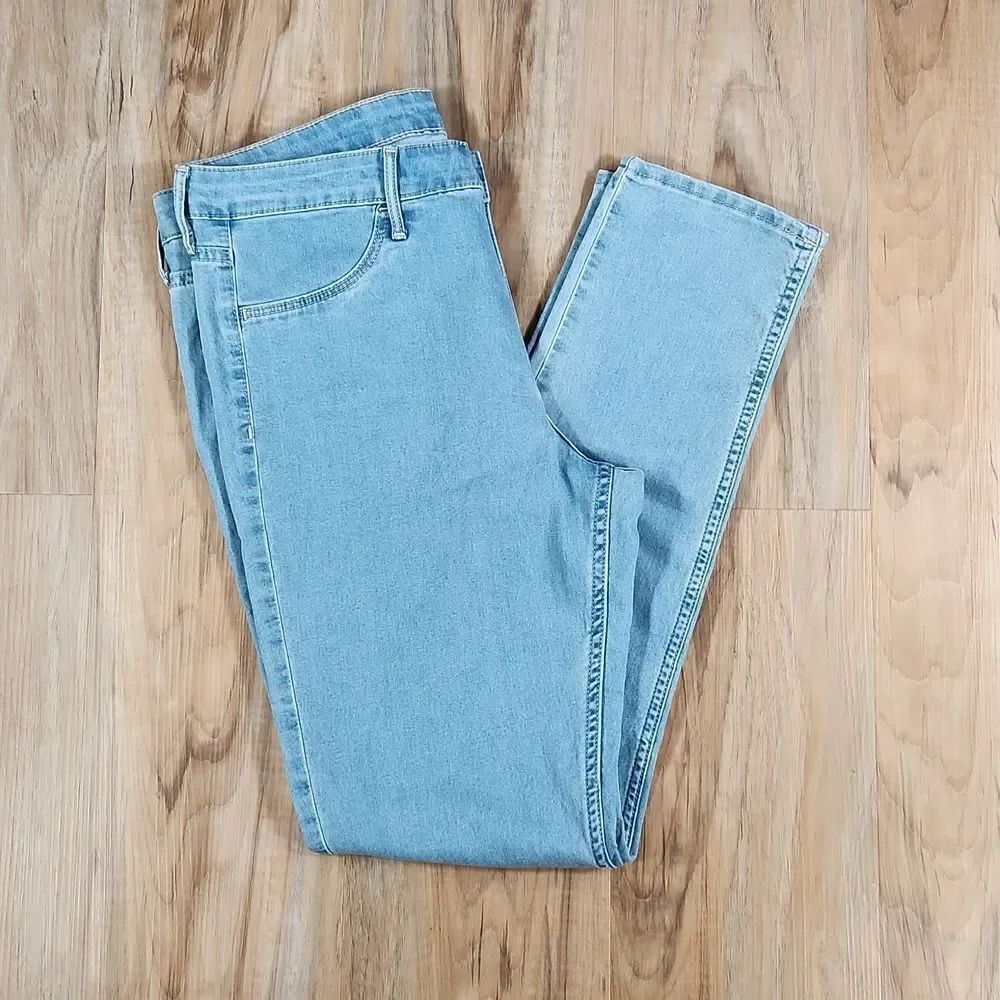 🧚♀️H&M Light Blue Skinny Ankle Jeans Size 14/32